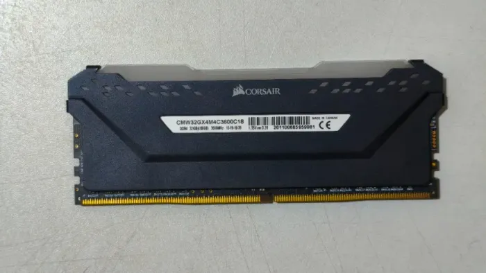 Memória RAM Corsair Vengeance RGB Pro 8GB (1x8GB) 3600MHz