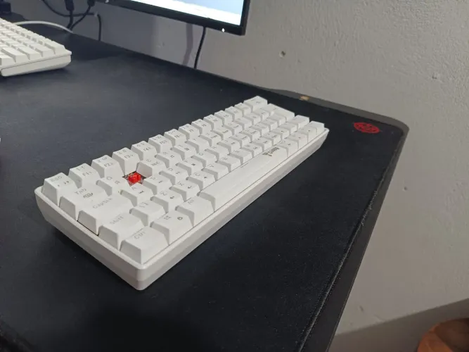 Teclado Clan 60% Swith vermelho 