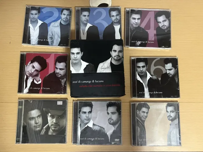 - Box Zezé Di Camargo & Luciano - Coleção Dois Corações e Uma História (7 CDs + DVD)