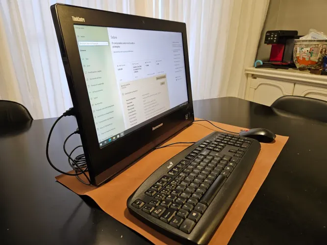 All in One Lenovo ThinkCentre E73 Core i5 + SSD Rápido, ideal para Escritório e Estudo