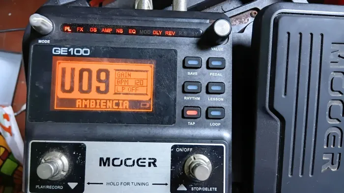 (Pedaleira mooer ge100 ) funcionando perfeitamente 200 reais