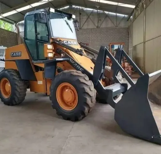Pá carregadeira w20E case 2015