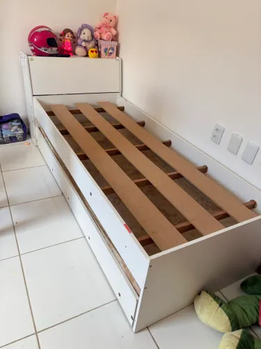 Cama solteiro com auxiliar