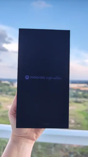 Motorola Signature 5G 512Gb 24Gb RAM (verde oliva) - Novo na caixa