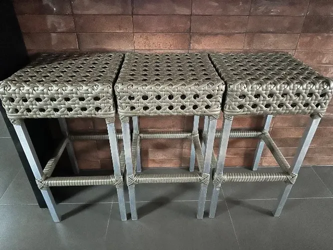 3 cadeiras para bancada