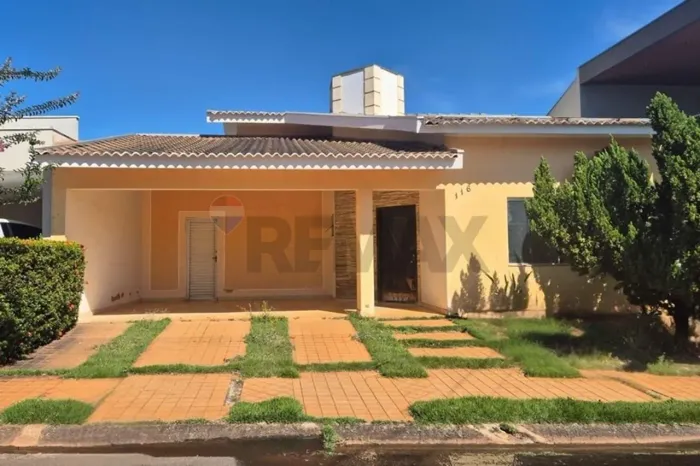 Casa à venda no Condomínio Village Damha I | 3 suítes | 200m² | Excelente oportunidade par