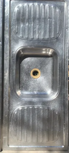 Pia de cozinha inox com válvula