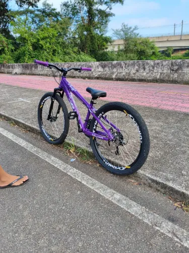 Bike GTA REBEL aro 26, com ARO VMAXX e CUBO BARULHENTO PERFEITO ESTADO