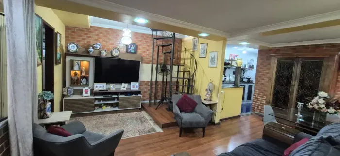 Casa Frente de Rua e Independente 4 Quartos, Garagem e Terraço Centro Nilópolis Ac Carta