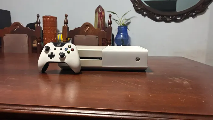 Xbox one s (controle, mais 20 jogos)