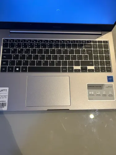 Notebook Samsung Book E20
