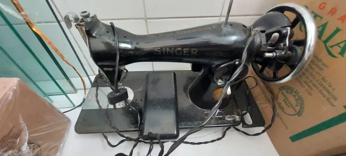 Máquina de costura antiga Singer