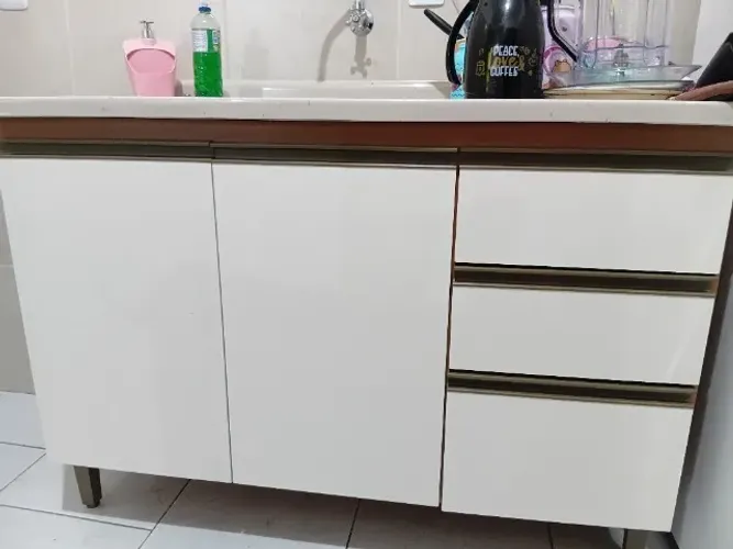 Armário de cozinha com pia