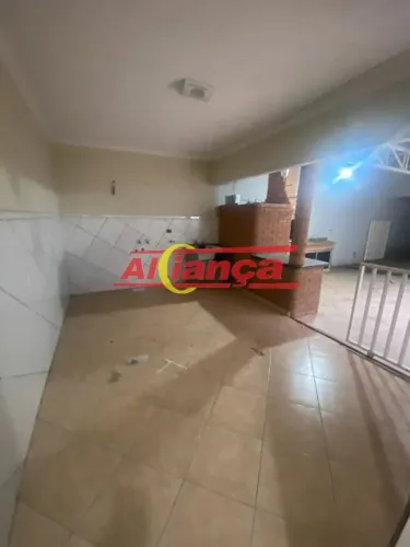 "O lar dos seus sonhos aguarda por você! , próximo ao shopping e a diversos comércios, pro