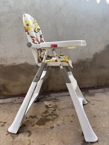 Cadeira de alimentação galzerano