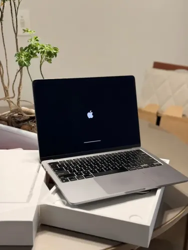 MacBook M3 16gb Ram / 256gb SSD - Estado de novo!!