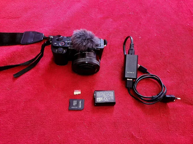 Camera fotografica profissional Sony ZV-E10