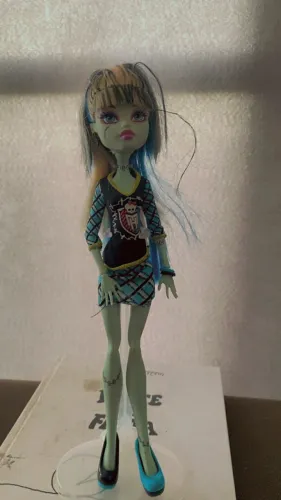 Boneca frankie monster high