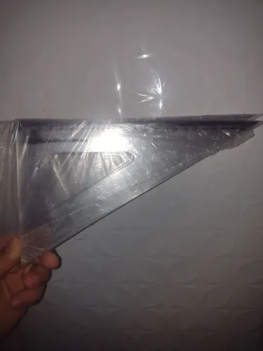 Esquadro  novo *