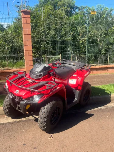 Quadriciclo Canam Outlander 570