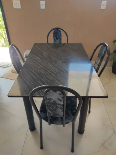 Mesa retangular 4 cadeiras