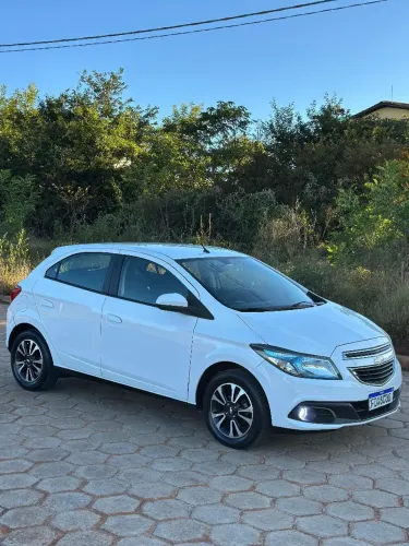 Chevrolet Onix Hatch LTZ 1.4 8V Flex Power Mec. 4P 2014