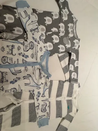Kit Macacão Bebê Carters 9 meses com manga e botões