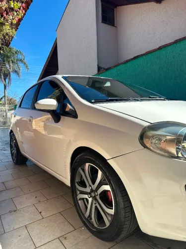 Fiat Punto Attractive 1.4 Fire Flex 8V 5P 2013