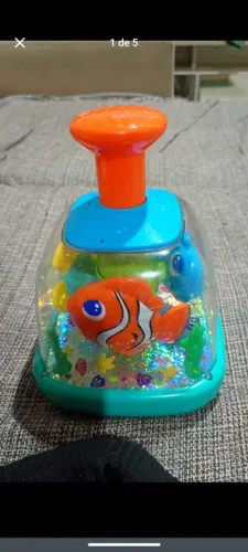 BRINQUEDO PARA BEBÊ BATE EM CIMA E GIRA OS PEIXINHOS LINDO compre já