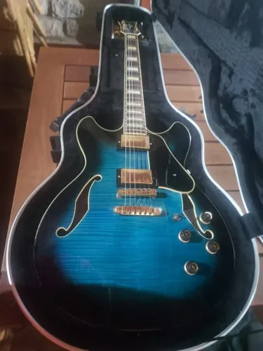 Guitarra IBANEZ semiacústica azul - excelente visual