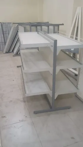 Prateleira de centro reforçada
