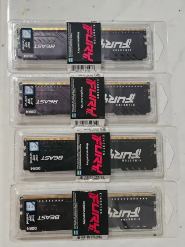 Memória RAM Kingston Fury (4x8) 32GB