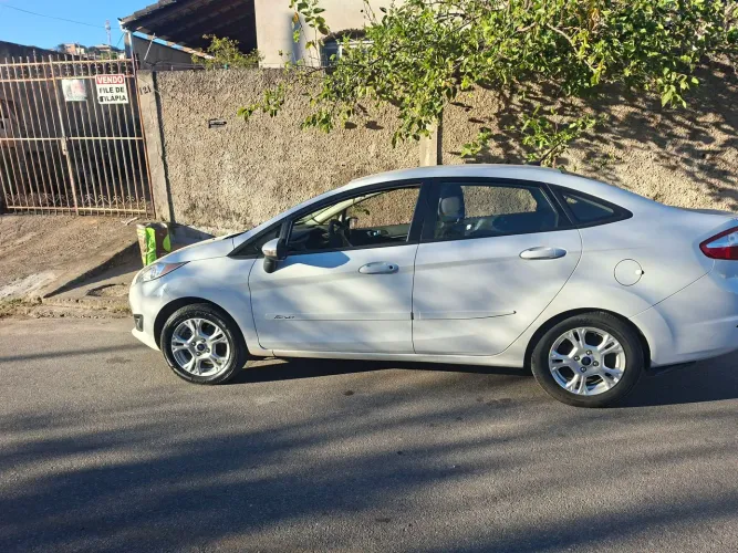 Ford Fiesta Sedan 1.6 16V Flex Aut. 2014