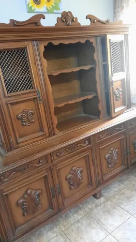Jogo de Jantar Completo Madeira Maciça esculpido a mão uma relíquia