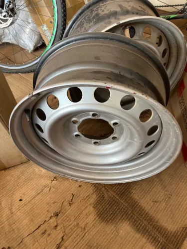 Roda Hilux aro 17 ferro