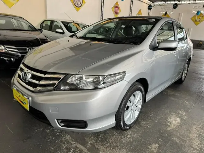 HONDA CITY 1.5 2013 AUTOMÁTICO + BC COURO + KIT MULTIMÍDIA + CAMERA DE RÉ (IMPECÁVEL)