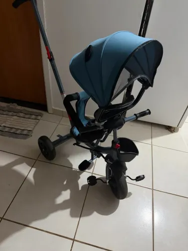 Triciclo de passeio infantil
