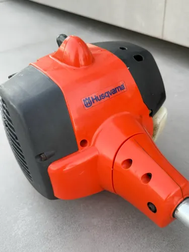 Roçadeira Husqvarna 128R