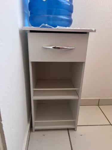 Fruteira com porta galão de água