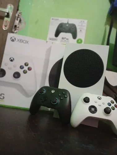 Xbox série S vendo ou troco em Pc gamer ou iPhone 