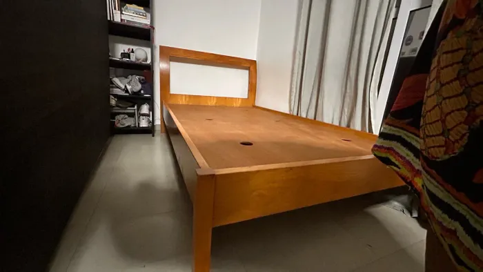 Cama solteiro king de madeira de verdade 
