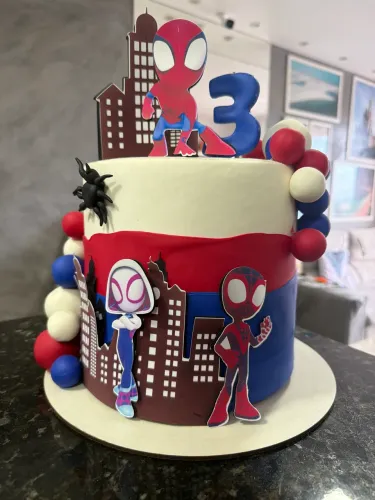 Vendo bolo fake homem aranha