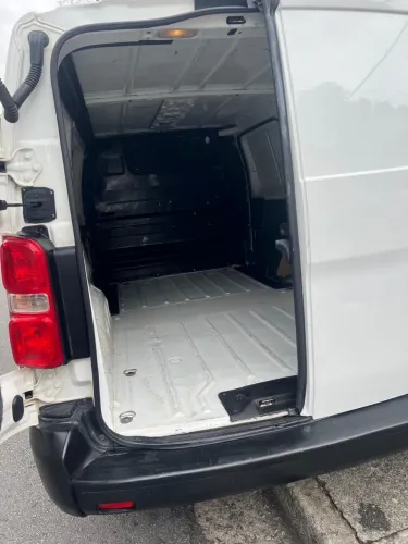 Peugeot Expert Cargo 1.5 Turbo Diesel 2023