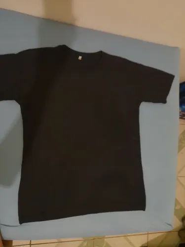 Camisa preta básica