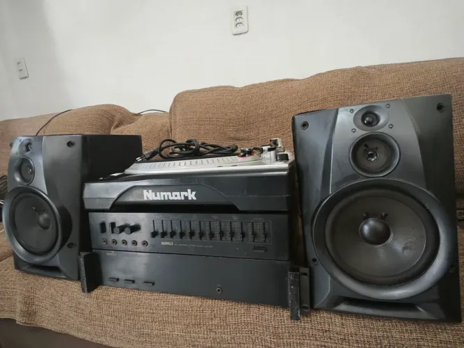 Som Profissional vintagem, toca discos, amplificador, Mixer, caixas de som