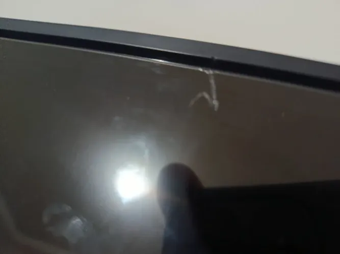 Tv LG Smart 65 polegadas tela trincada