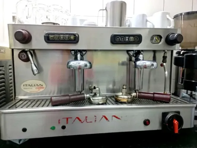 Máquina de Café Expresso- Italian Coffee 2 grupos - 12x $1070 no cartão de crédito