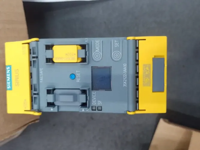 Rele de segurança Sirus programável 3sk2122-2aa10 siemens