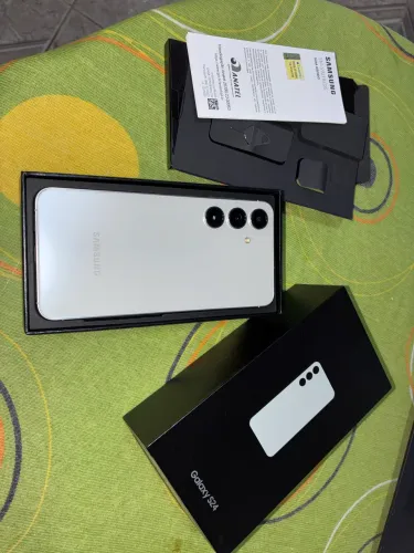 Samsung Galaxy S24 256GB Cinza | Caixa + Nota Fiscal + 4 Capinhas | Excelente Estado