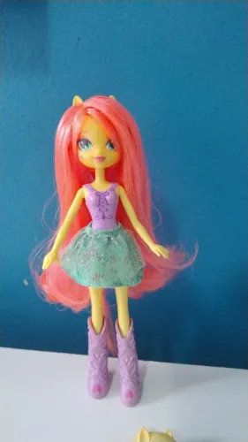 Boneca Equestria Girls Fluttershy